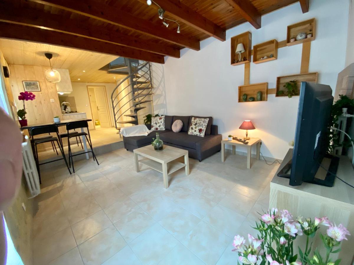 Petit gîte à Lamothe d’Alès Lavergne  Extérieur photo